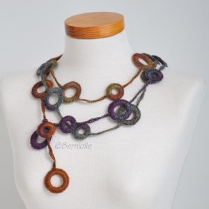 Crochet circle necklace, autumn colors, N386