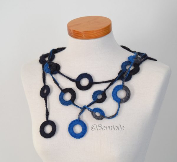 Crochet circle necklace in shades of blue, N377