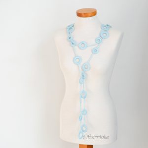 Crochet circle necklace, light blue, N399