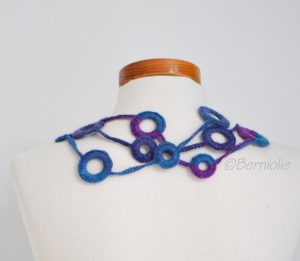 Crochet circle necklace shades of blue and purple, N381