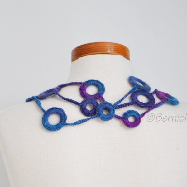 Crochet circle necklace shades of blue and purple, N381