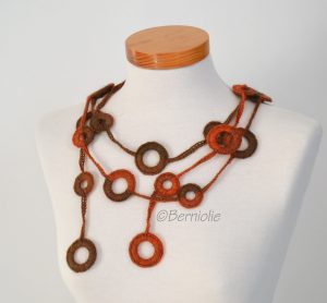 Crochet circle necklace shades of brown and orange, N378