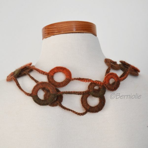 Crochet circle necklace shades of brown and orange, N378