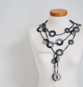 Crochet circle necklace shades of grey, N392