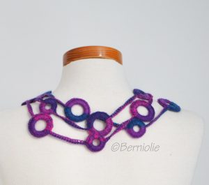 Crochet circle necklace, shades of pink and purple, N388