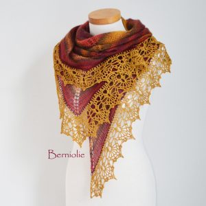 Knitted shawl with golden crochet lace trim, N277