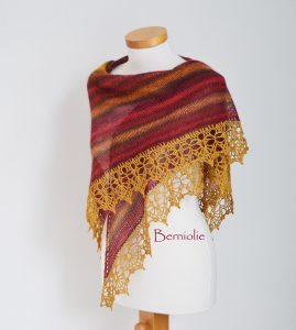 Knitted shawl with golden crochet lace trim, N277