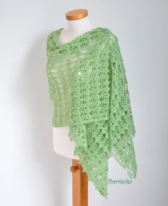 BELLA, Crochet shawl pattern pdf
