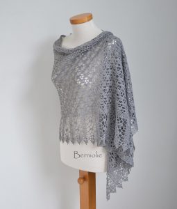 GRACE, Crochet shawl pattern pdf