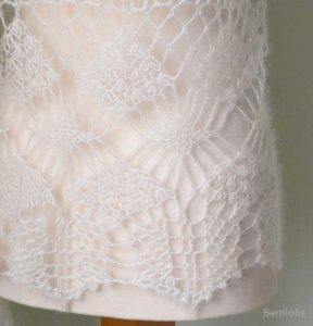 LUNA, Crochet shawl pattern pdf